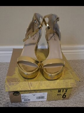 Mix No. 6 Metallic Gold Platform Sandals